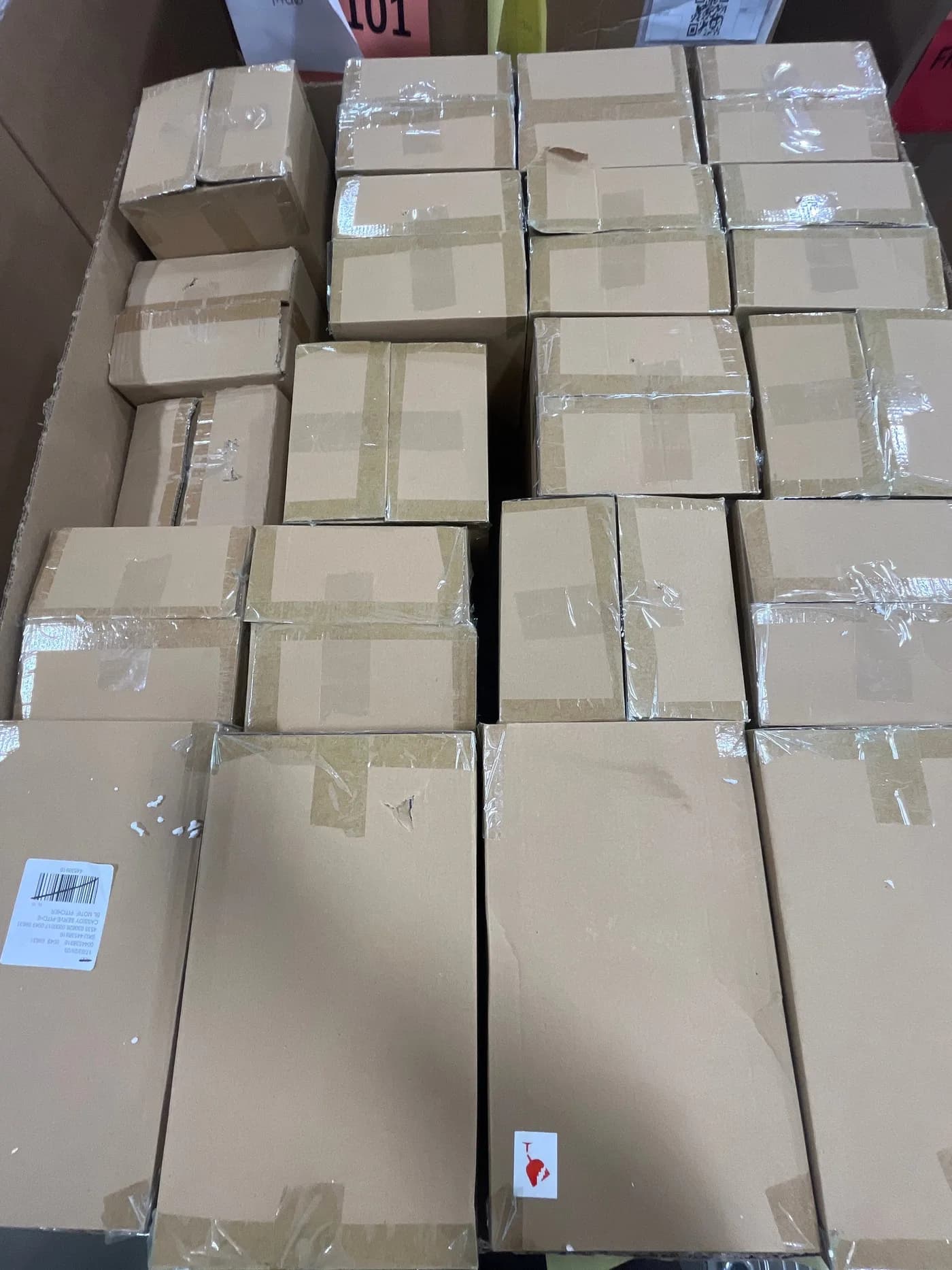 Assorted Large Vases: 85% Off Original Retail (G58123) — Houseware liquidation pallet, 47 units