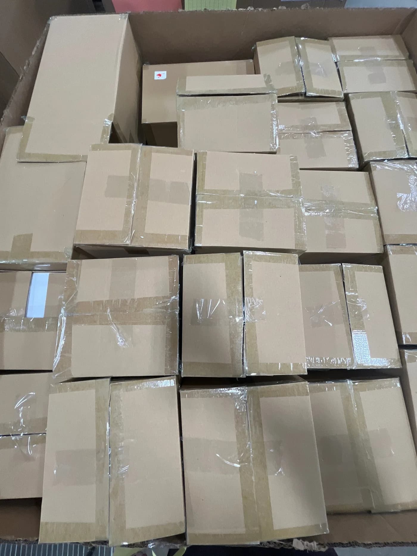 Assorted Large Vases: 85% Off Original Retail (G58144) — Houseware liquidation pallet, 50 units