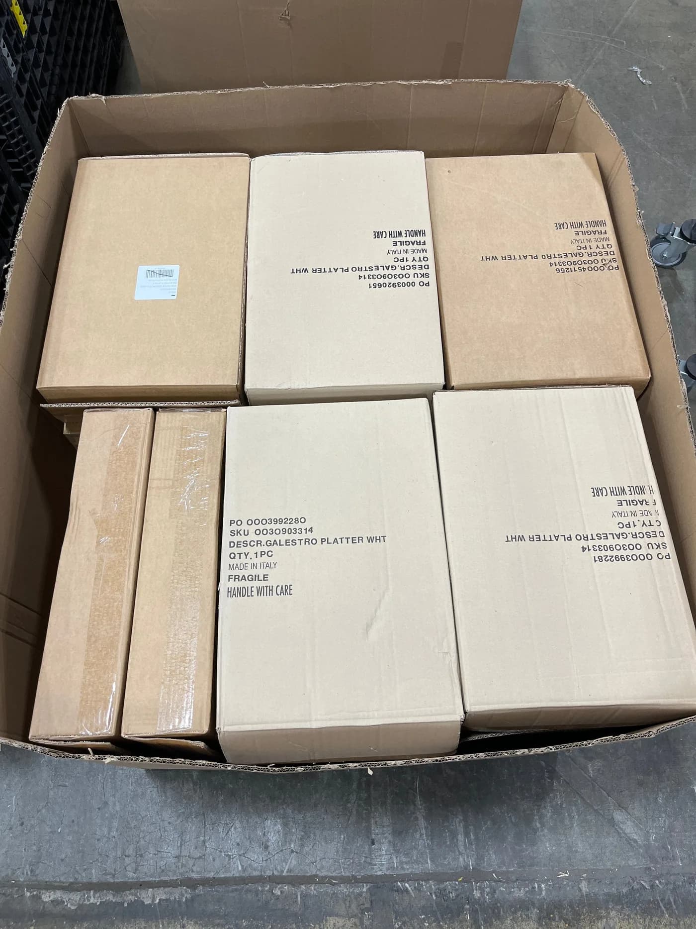 Assorted Large Table Top Plates: 85% Off Original Retail (G58166) — General Merchandise liquidation pallet, 44 units