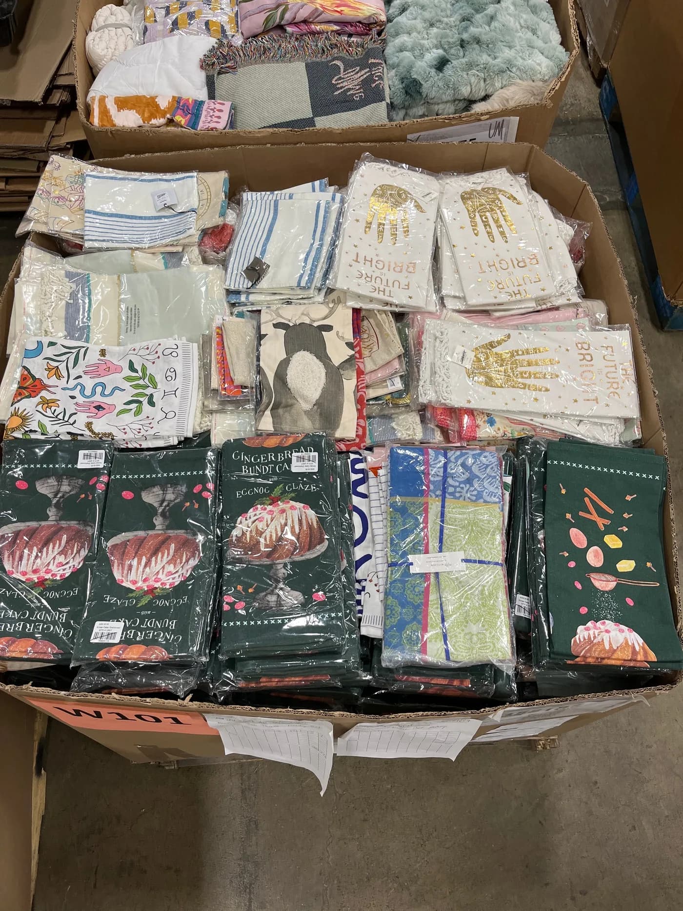 Assorted Dish Towels: 85% Off Original Retail (G58187) — Houseware liquidation pallet, 971 units