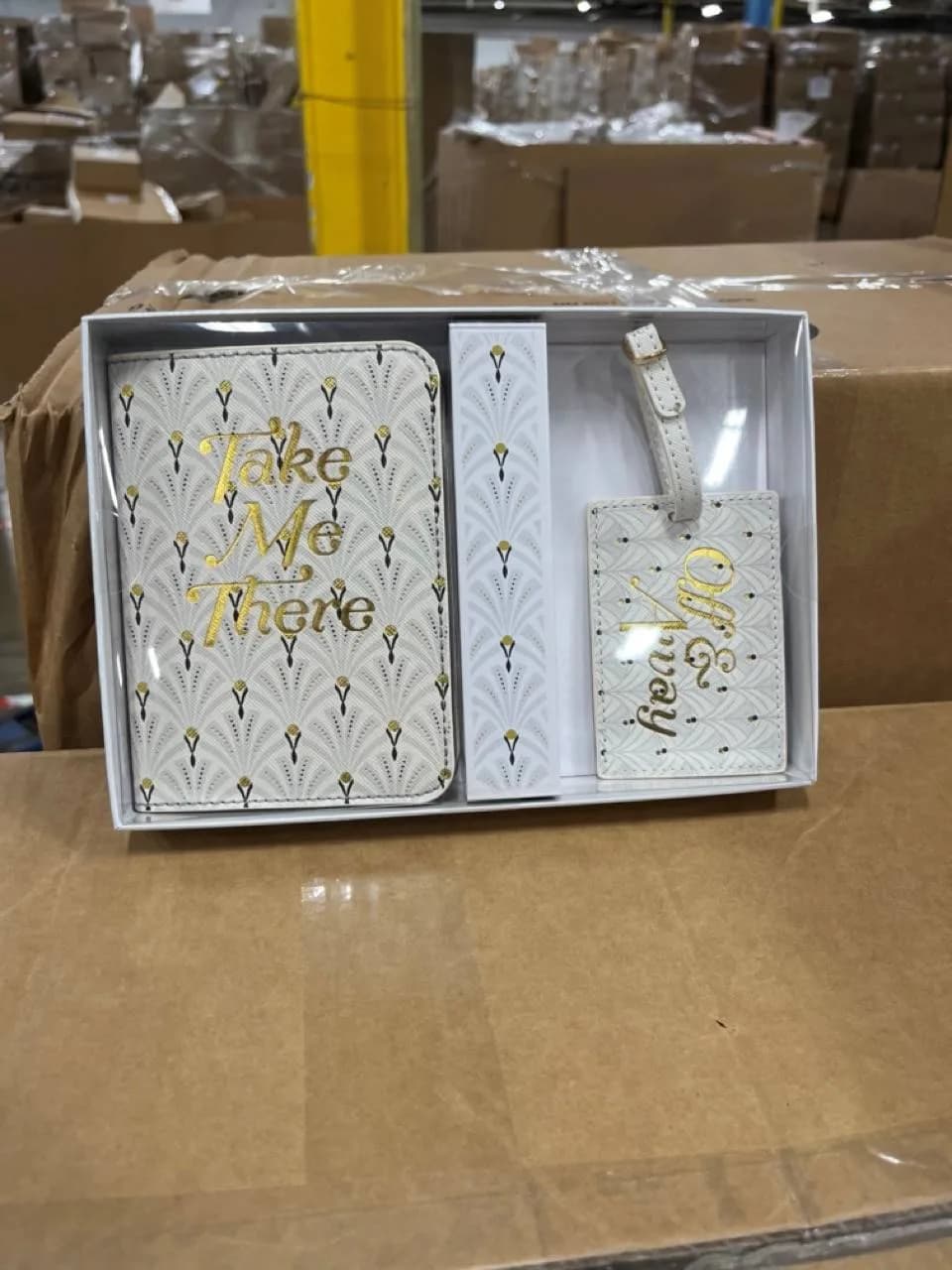 Assorted Passport Holders: 90% Off Original Retail (R494608) — General Merchandise liquidation pallet, 507 units