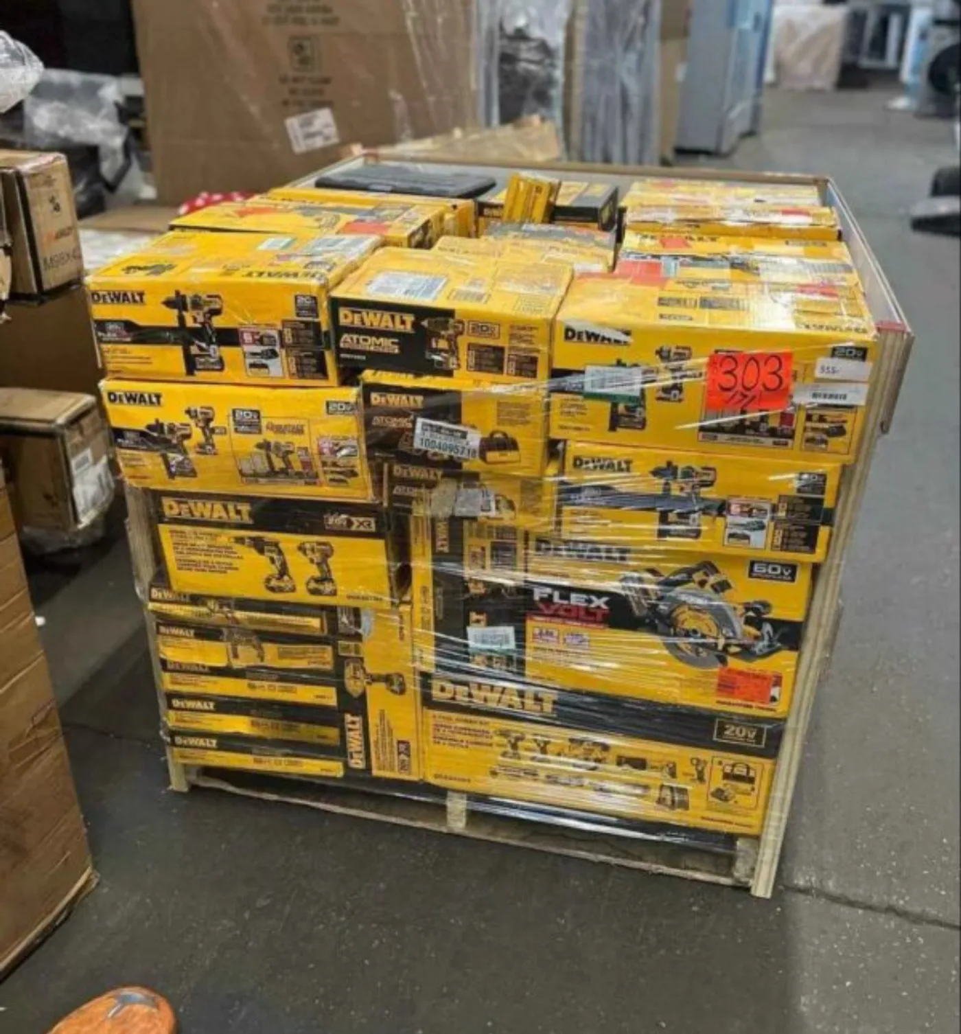DeWalt Tools Pallet, 150 Units — full lot photo