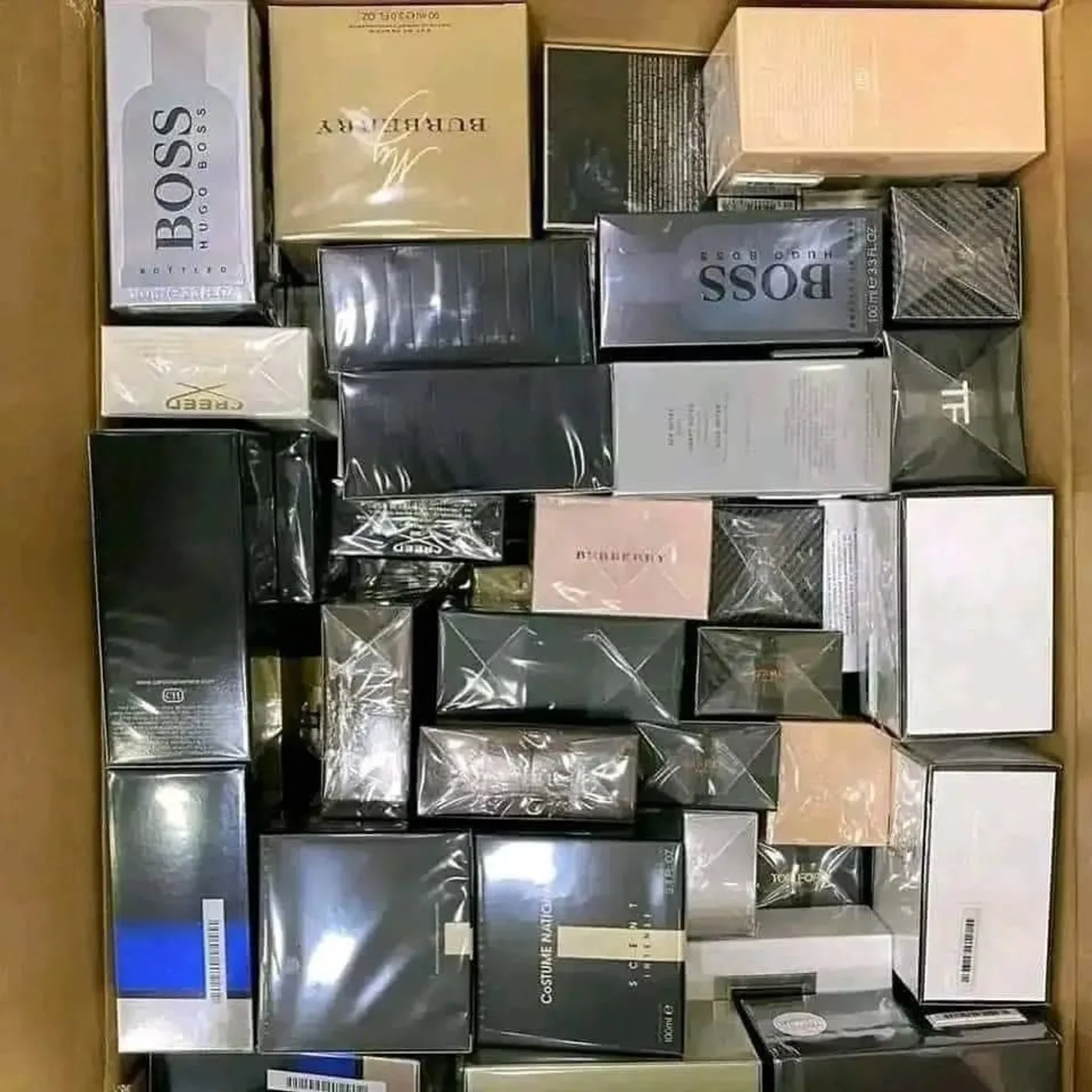 Mixed Perfume Pallet, 150 Units — full lot photo