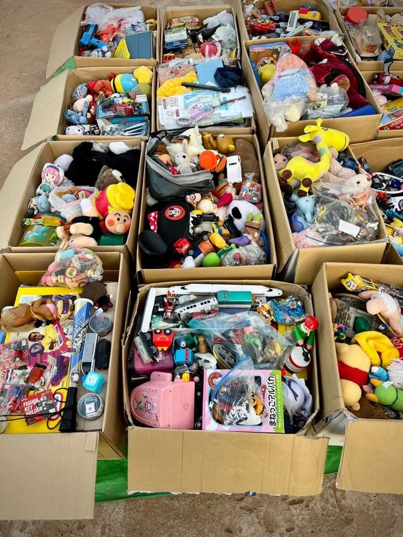 Mixed Toy Pallet, 150 Units (Large Lot) — full lot photo