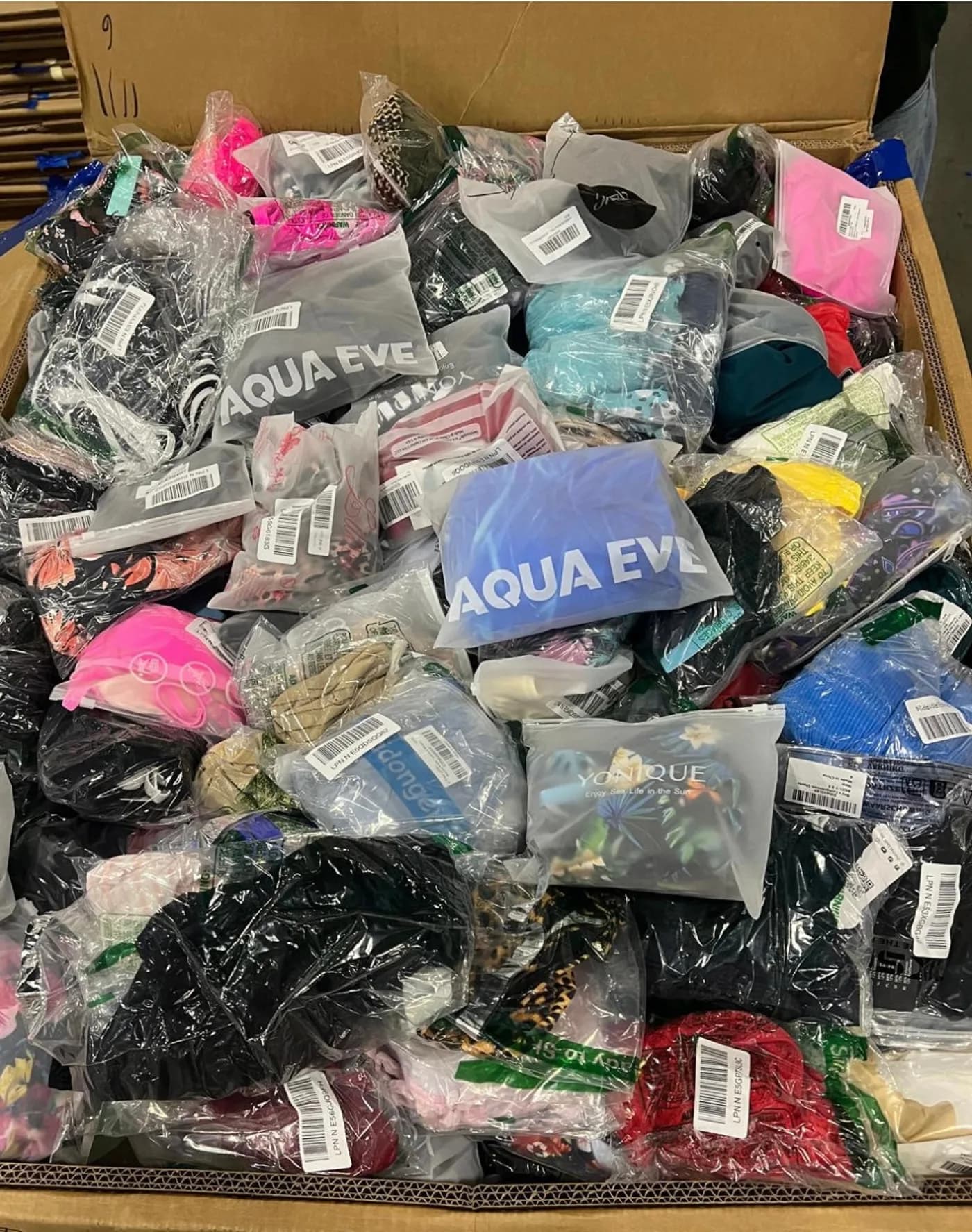Amazon LPN Mixed Apparel Pallet, 2,000 Pieces — additional view 2