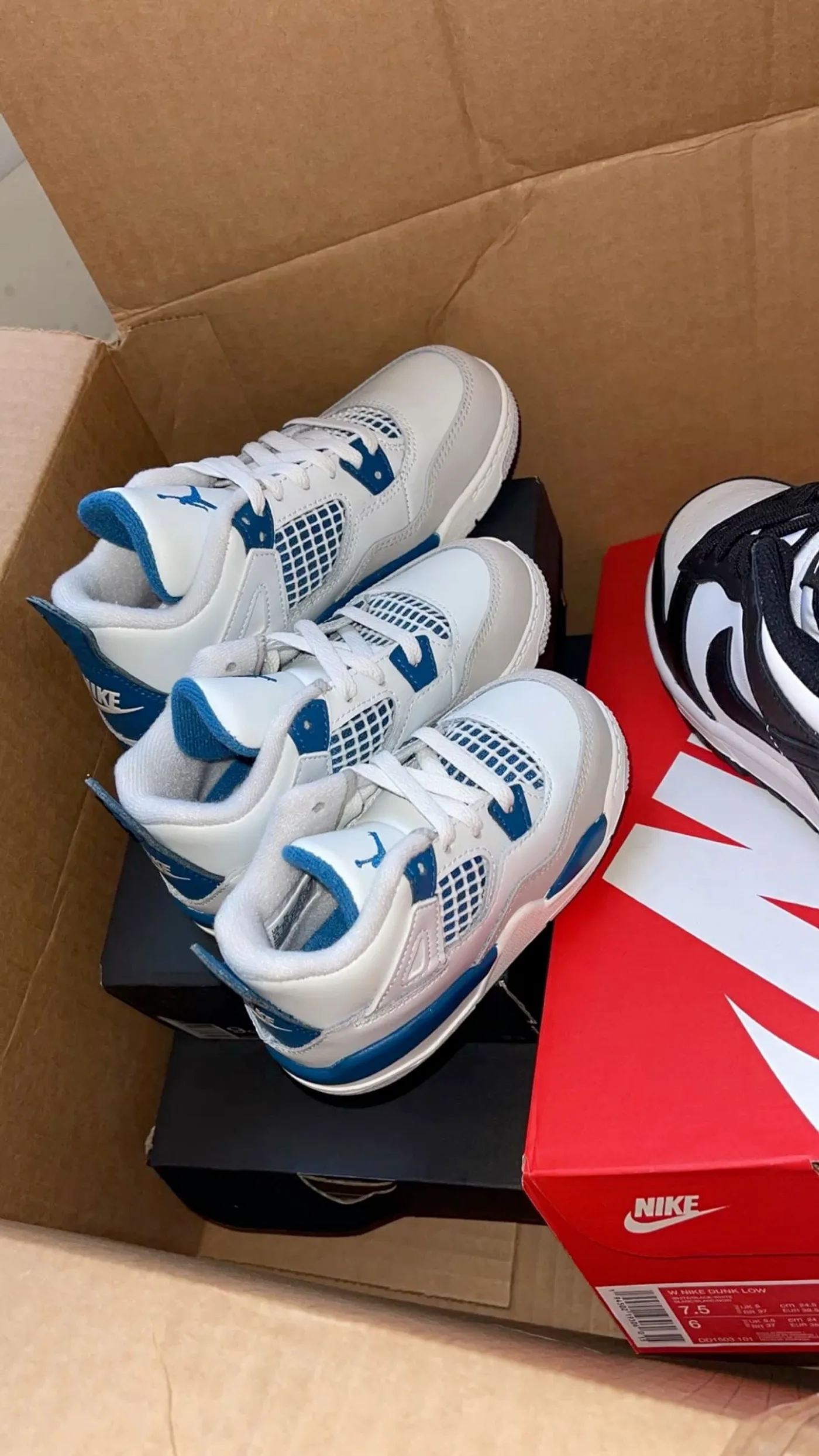 Authentic Air Jordan Sneakers Pallet, 90 Pairs — additional view 7