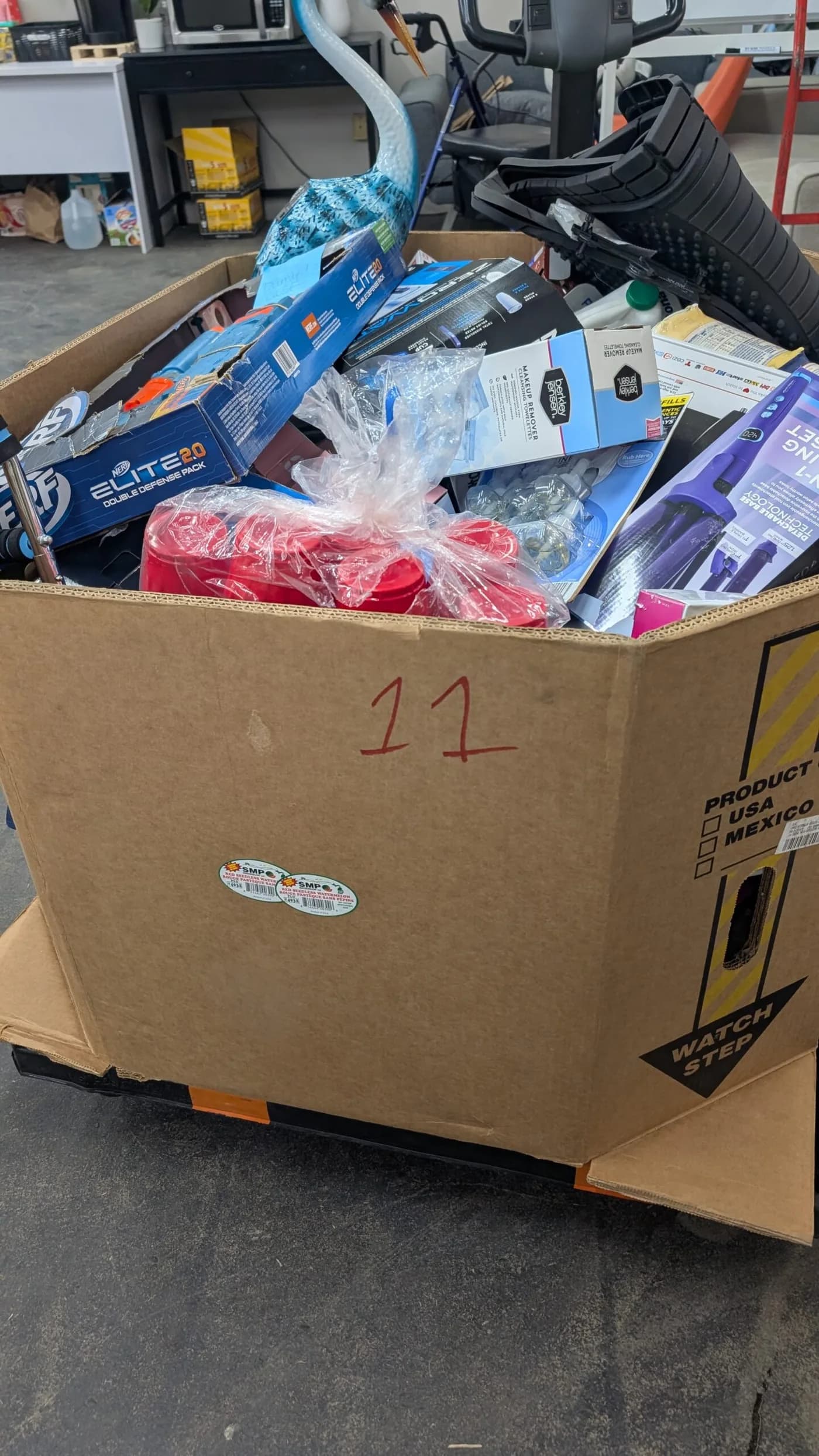 BJ's Smalls High-Piece-Count Pallet — full lot photo