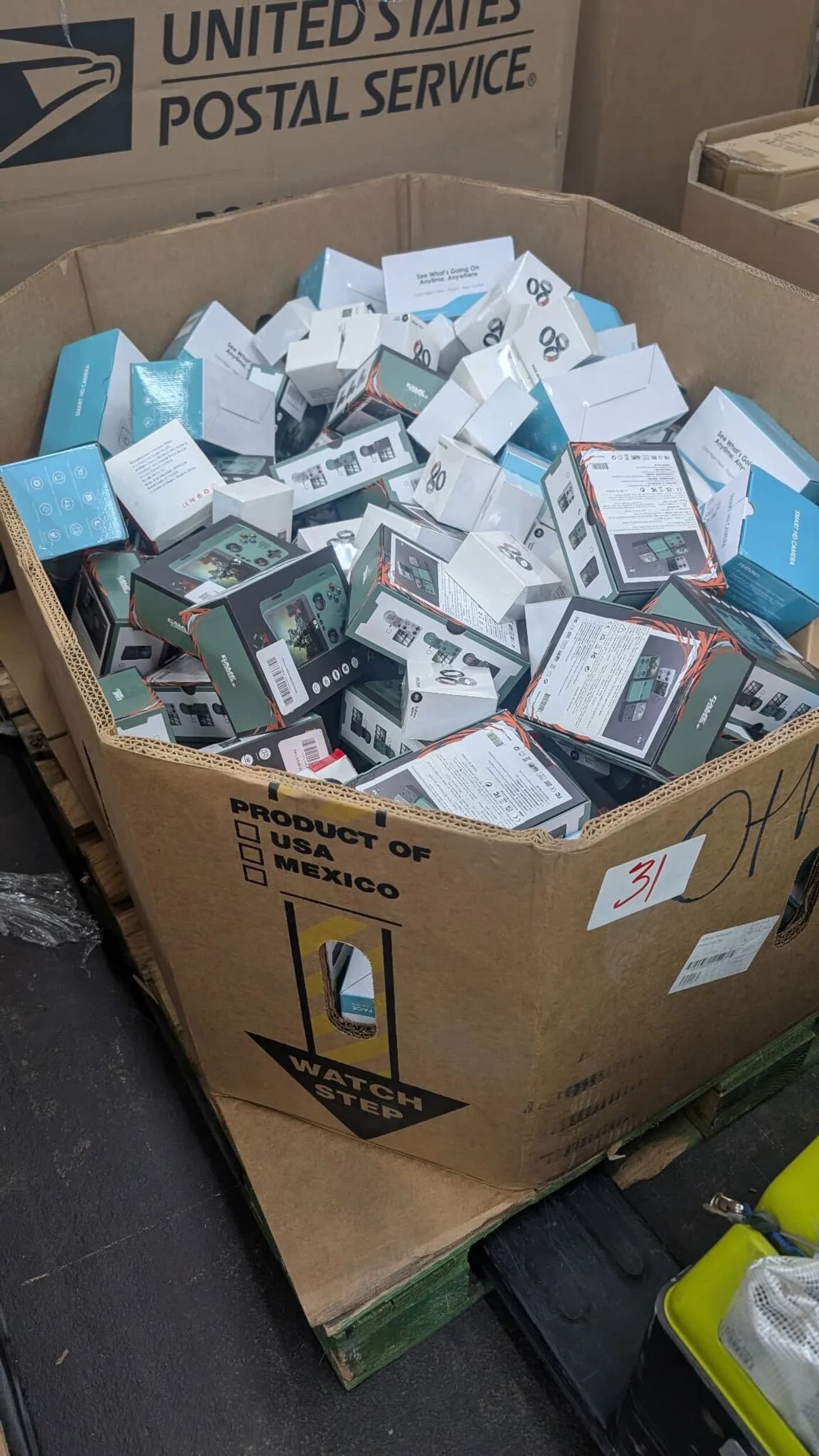 Mixed Consumer Electronics Pallet — full lot photo