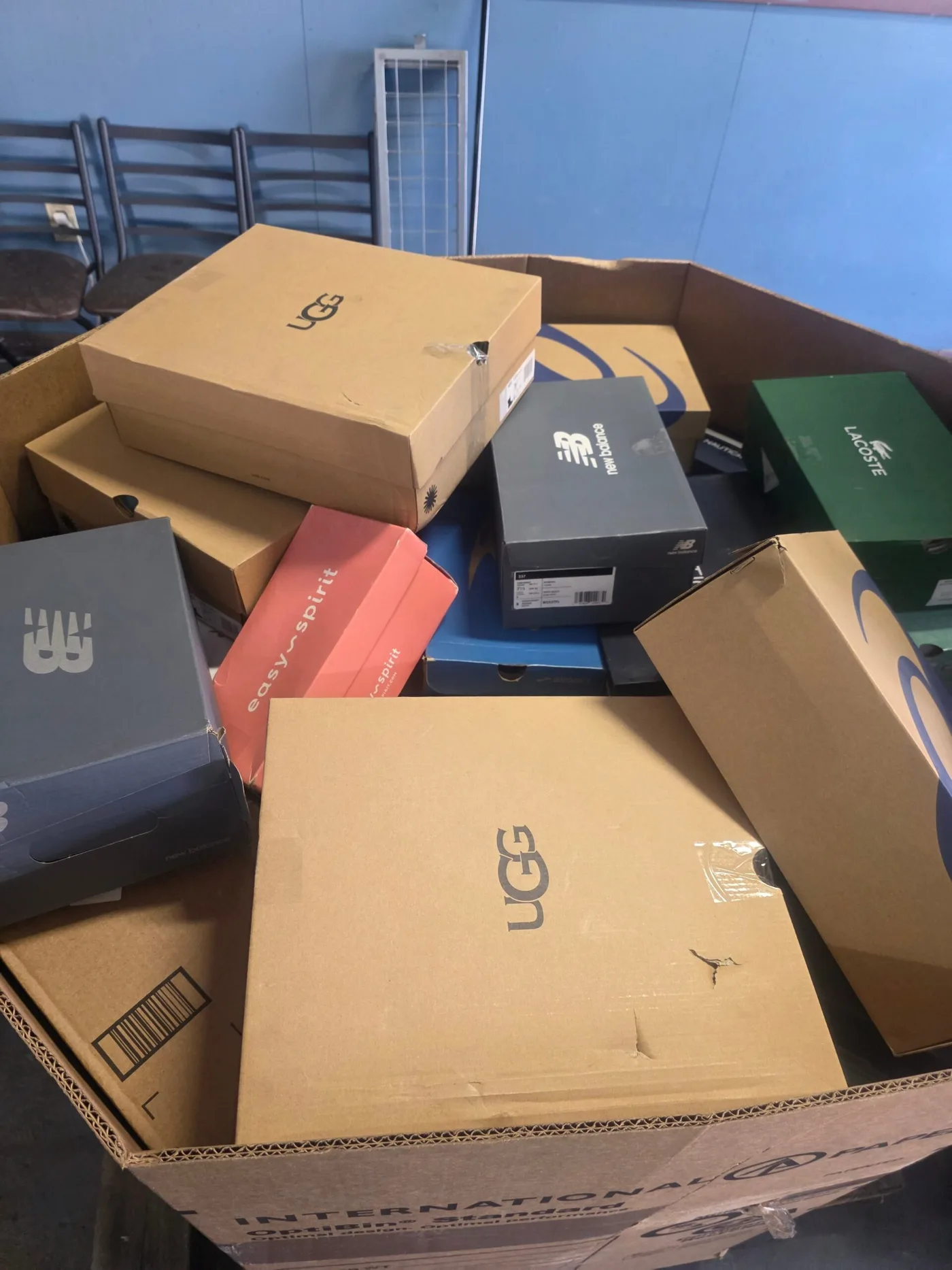 Mixed Shoes Pallet, 110 Pairs — Apparel liquidation pallet, 110 units