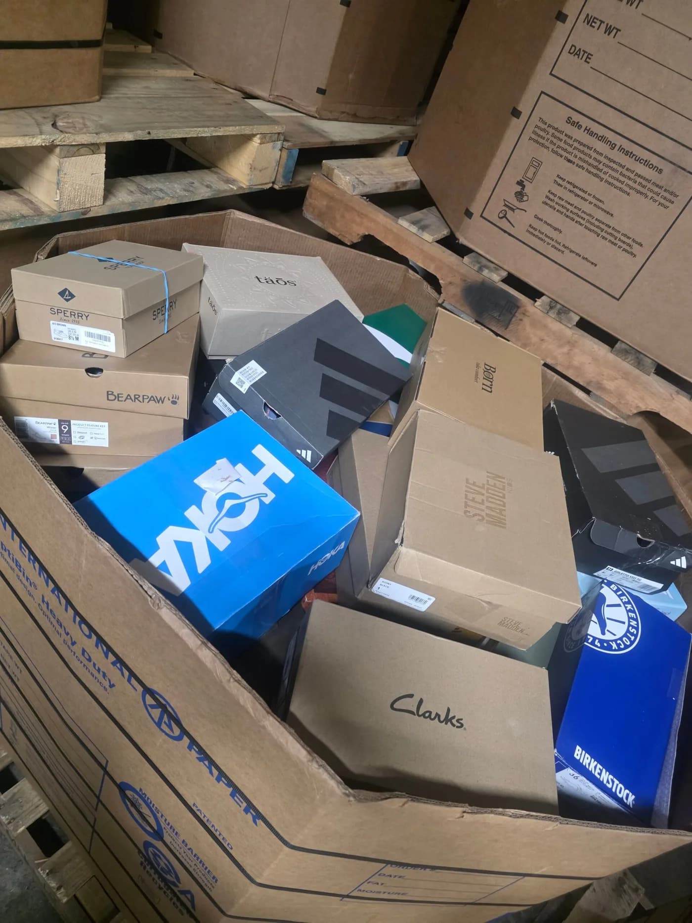 Mixed Shoes Pallet, 110 Pairs — additional view 3